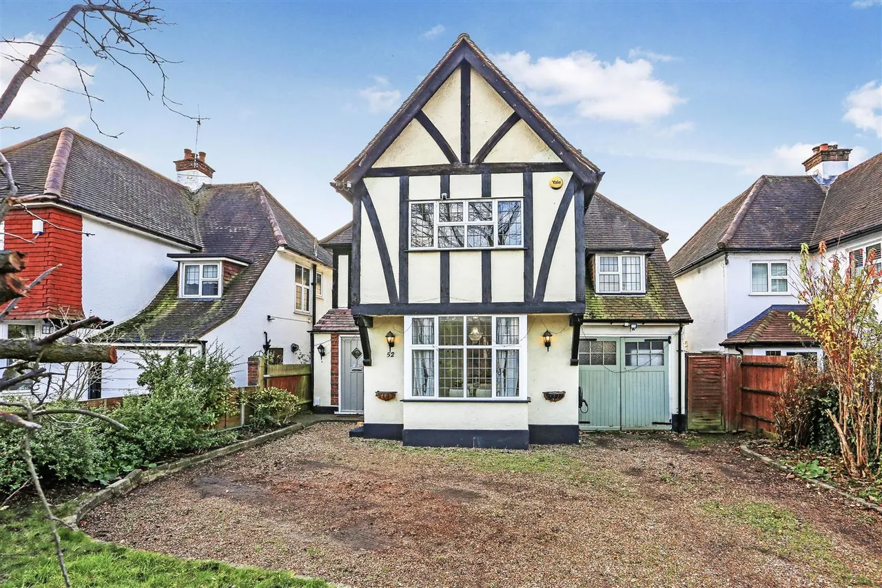 4 bed house for sale, Sandy Lane, South Cheam, SM2