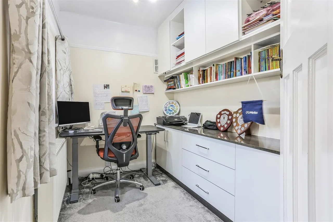 Sandy Lane, South Cheam, SM2, photo 14