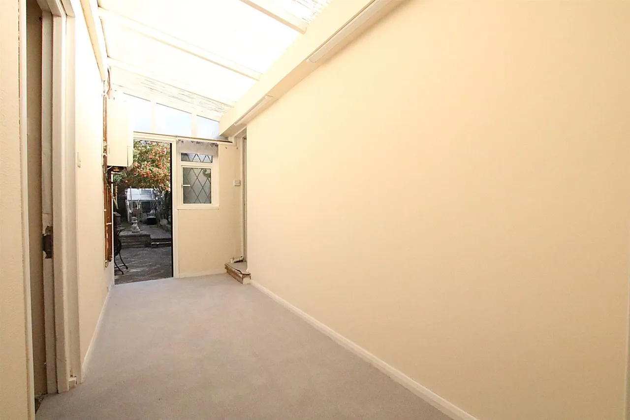 Berry Meade, Ashtead, KT21, photo 10