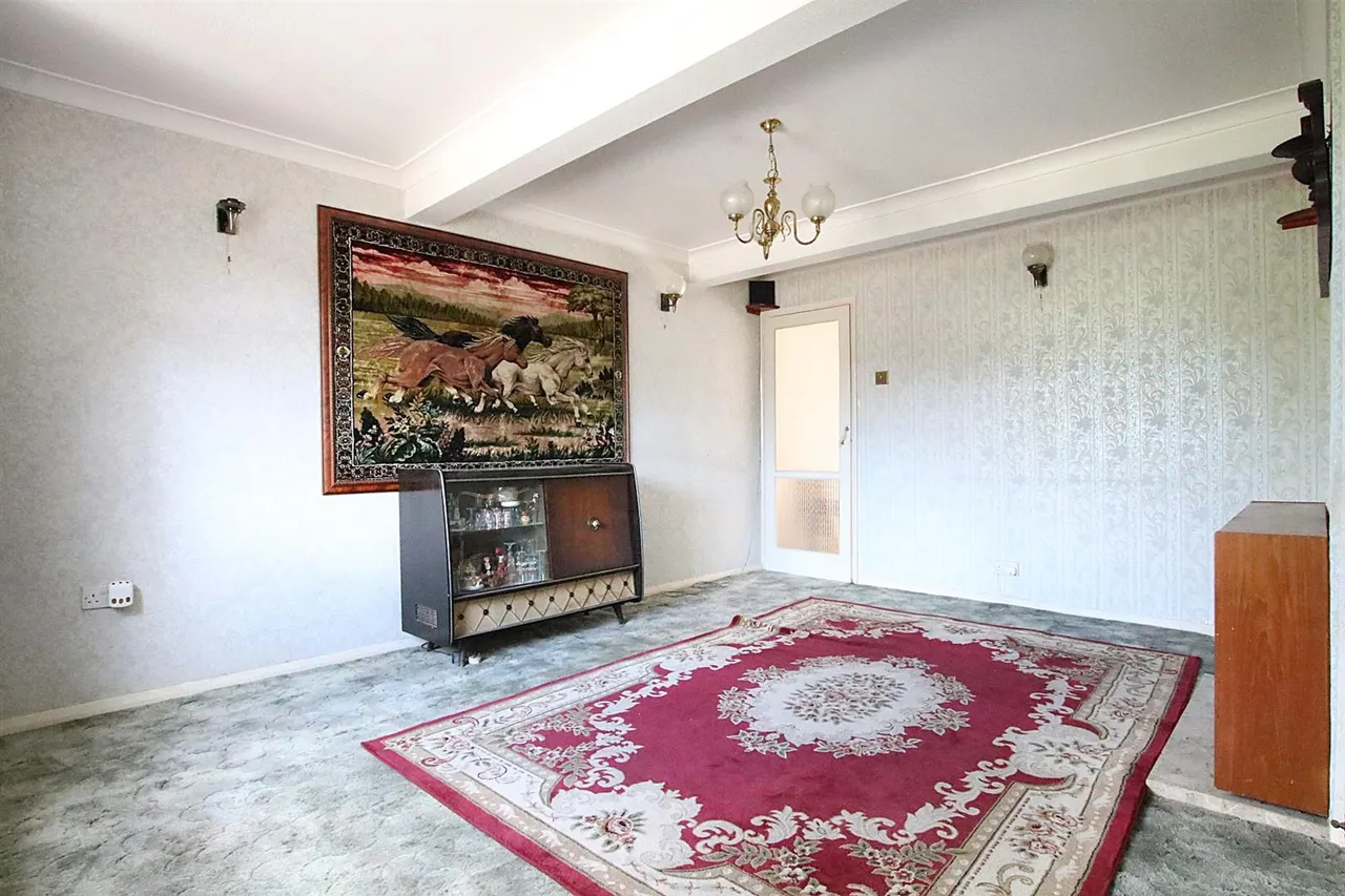 Berry Meade, Ashtead, KT21, photo 6