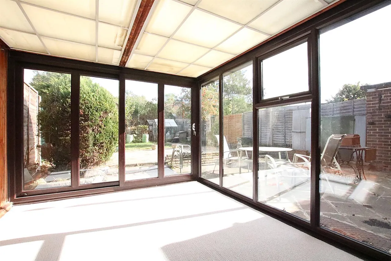 Berry Meade, Ashtead, KT21, photo 4
