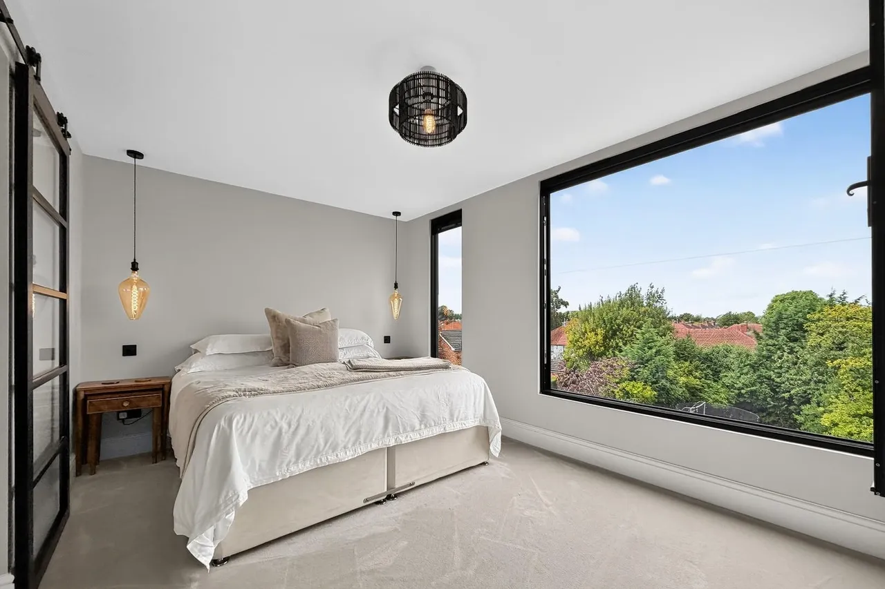 Heyes Lane, Timperley, Cheshire WA15 6DZ, photo 37