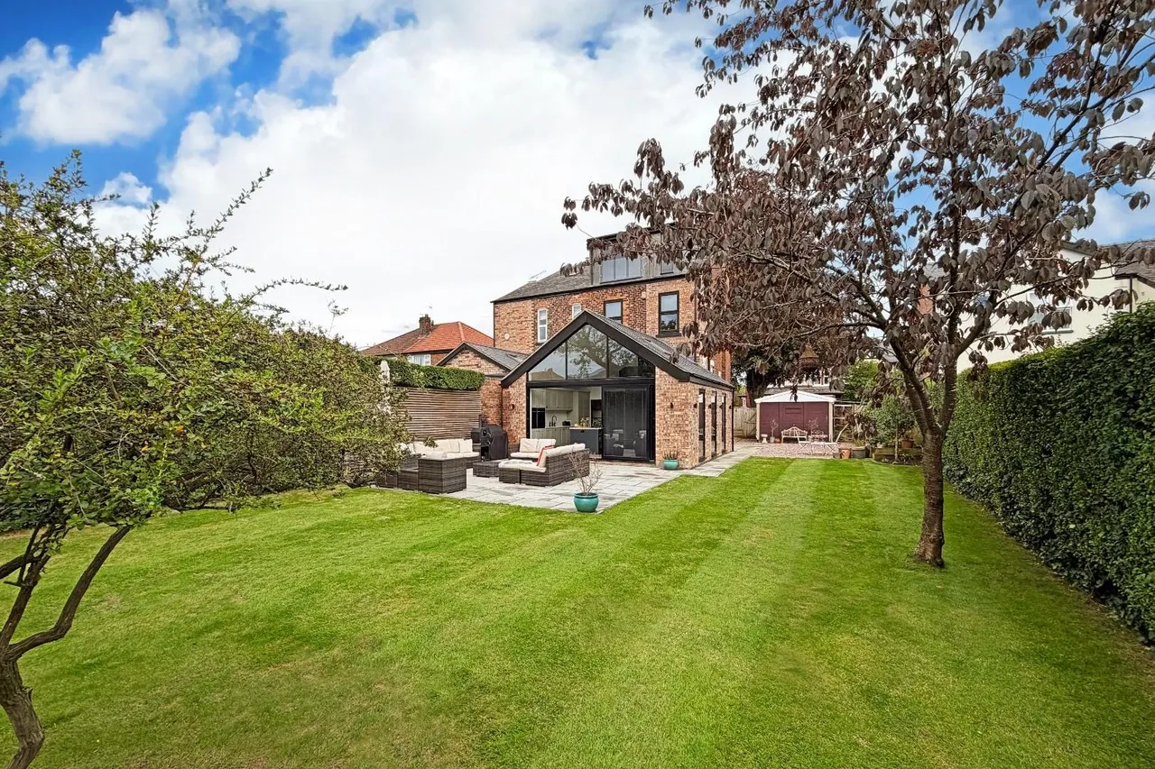 Heyes Lane, Timperley, Cheshire WA15 6DZ, photo 46
