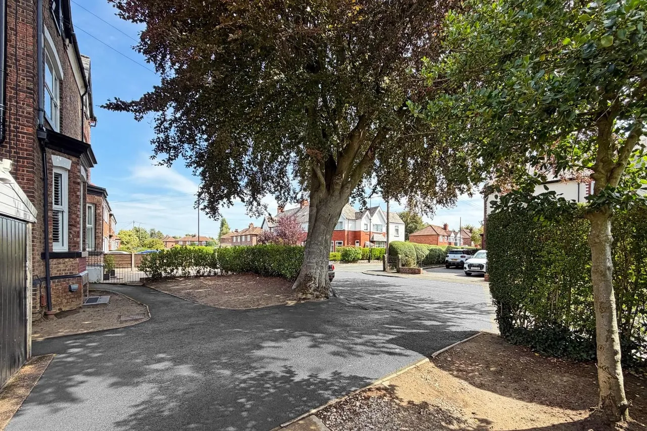 Heyes Lane, Timperley, Cheshire WA15 6DZ, photo 51