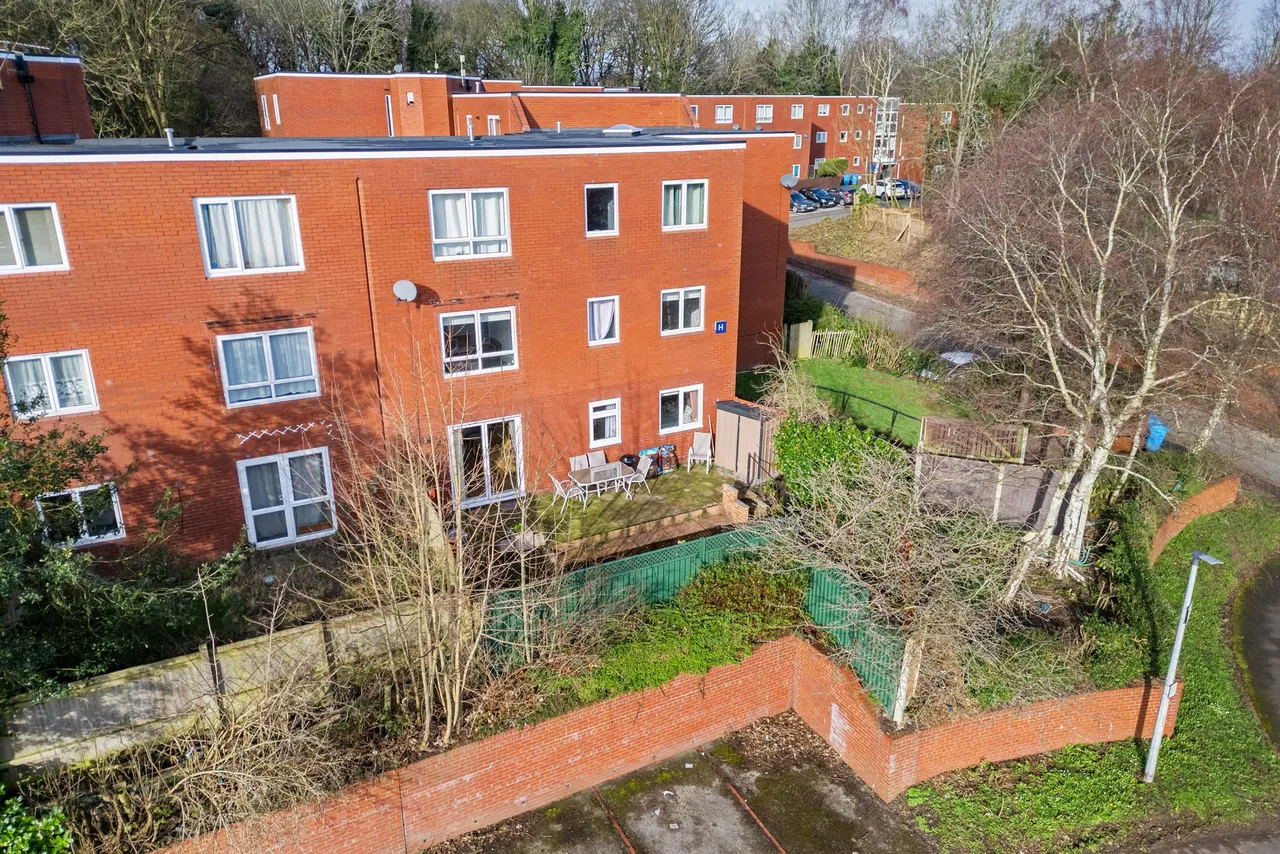 2 bed flat for sale — Flat 1, Block H Norton Hill, Runcorn, Windmill Hill, WA7 6QF