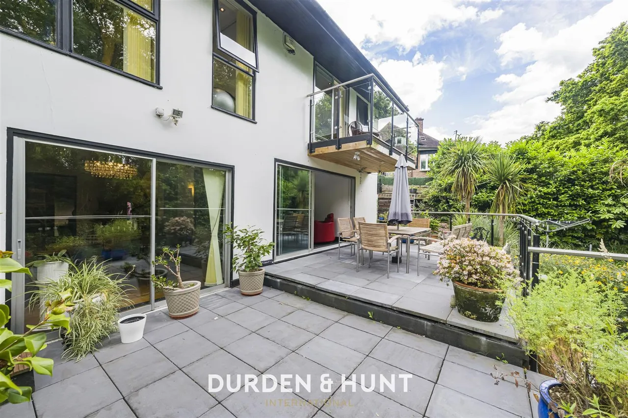 Baldwins Hill, Loughton, IG10, photo 31