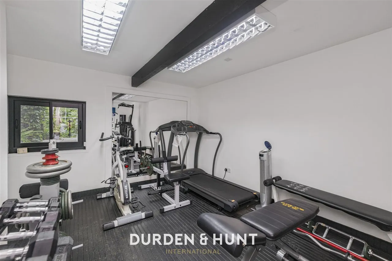Baldwins Hill, Loughton, IG10, photo 33