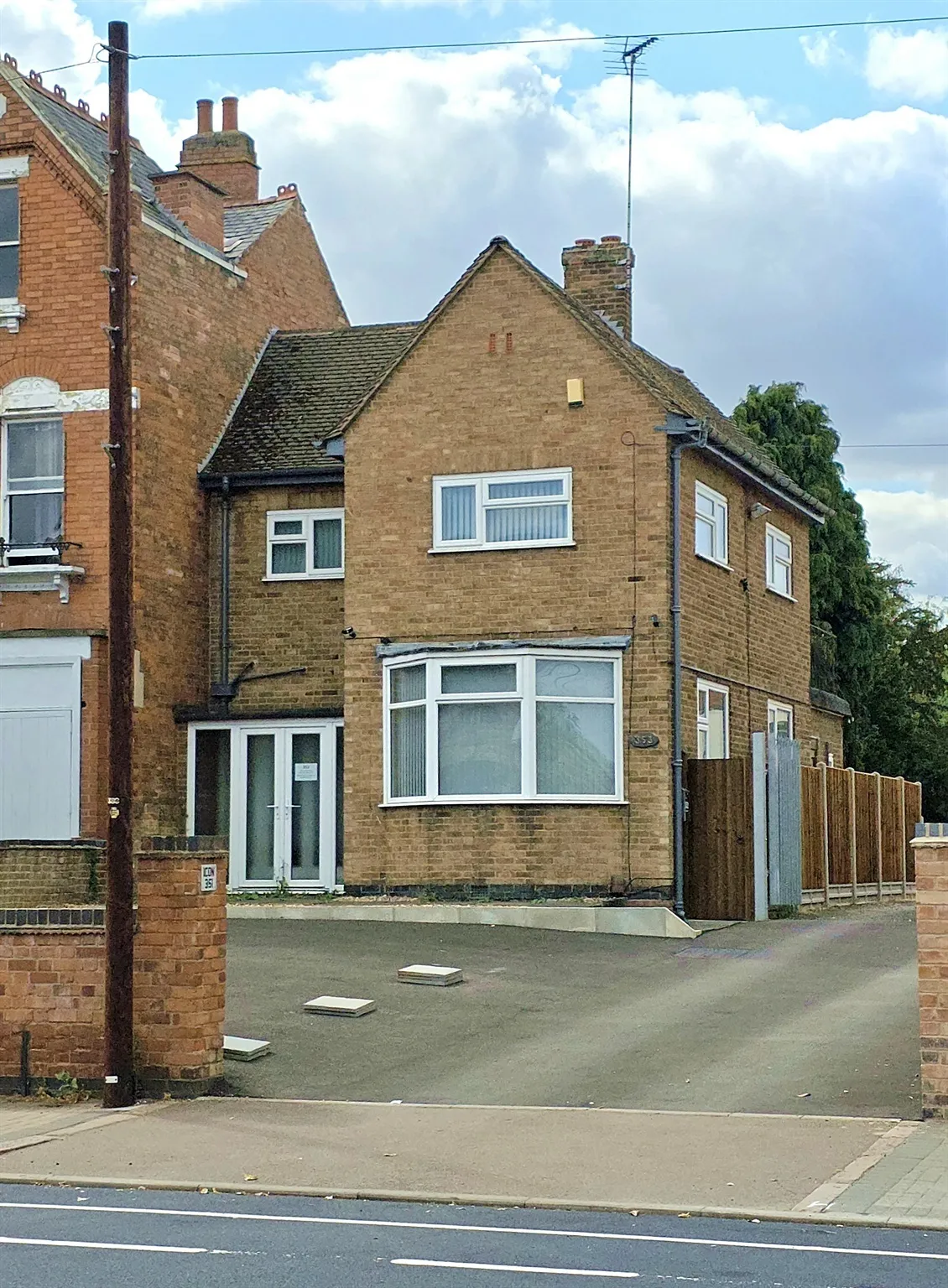 2 bed house for sale — Aylestone Road, Leicester