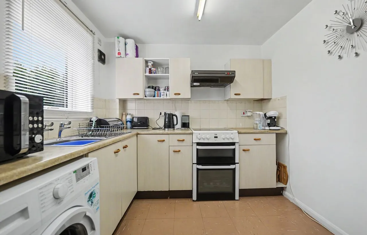 Pear Tree Gardens, Market Harborough, LE16, photo 5