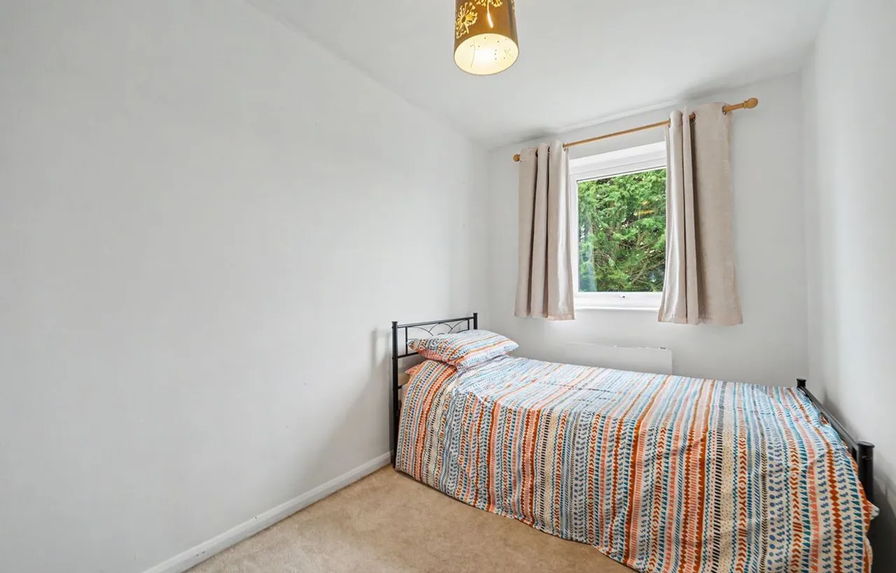Pear Tree Gardens, Market Harborough, LE16, photo 9