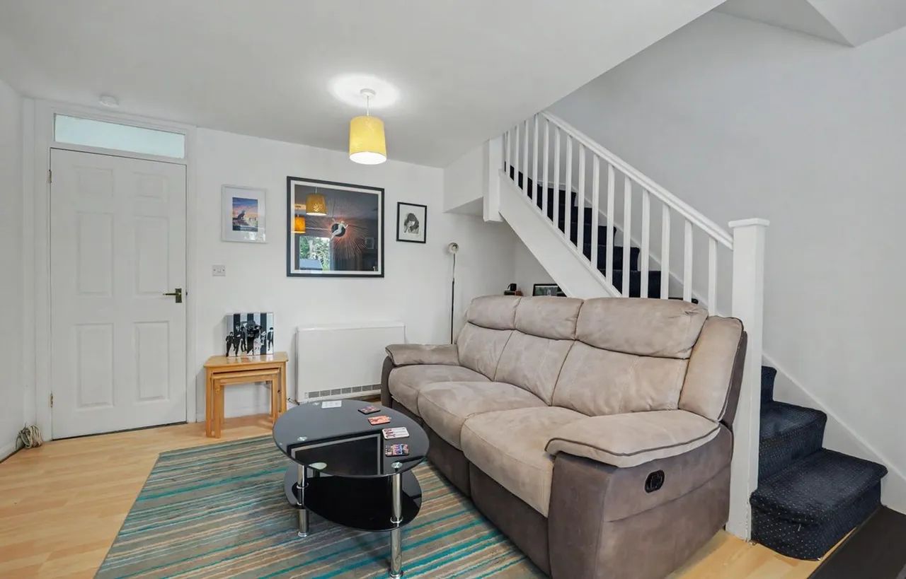 Pear Tree Gardens, Market Harborough, LE16, photo 3