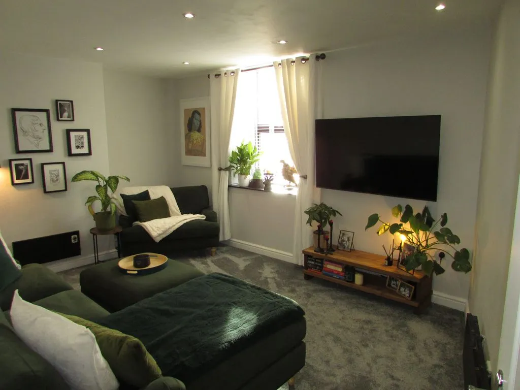 1 bed flat to rent — Market Street Whitworth, Rochdale OL12 8RW