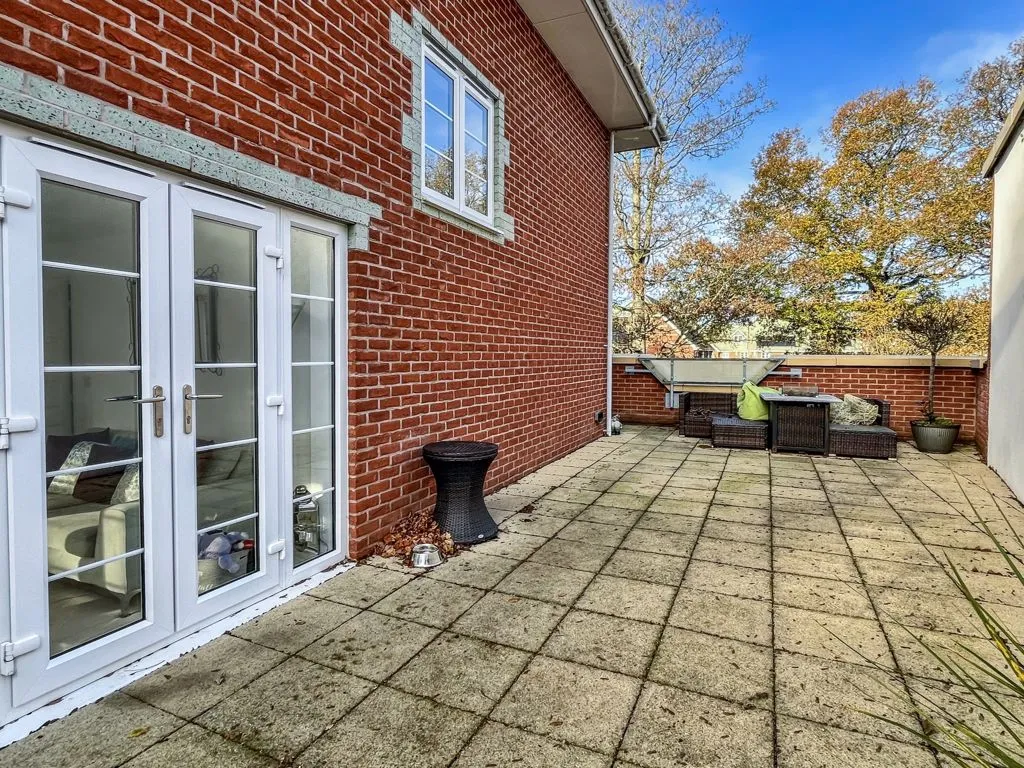 Kennedy Avenue, High Wycombe HP11 1BX, photo 8