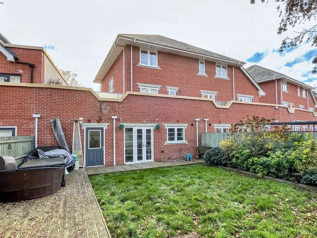 Kennedy Avenue, High Wycombe HP11 1BX, photo 16