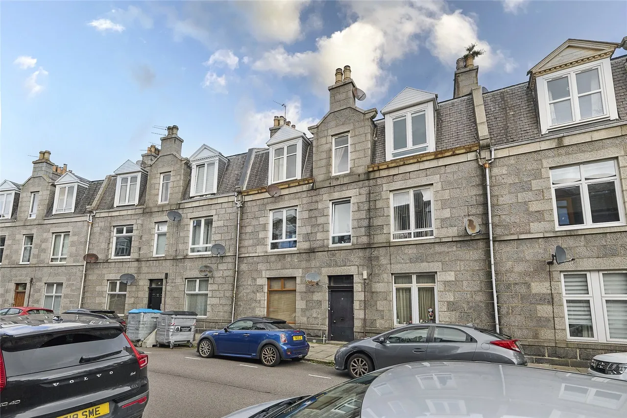 1 bed flat for sale, Hollybank Place, Aberdeen, AB11