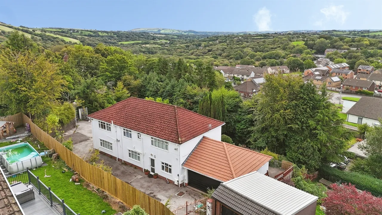 Highlands, Tonyrefail, CF39, photo 24
