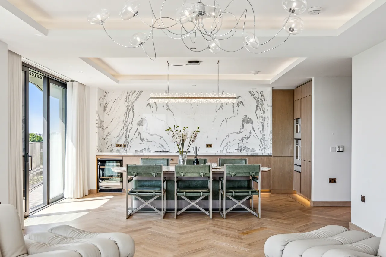 Bayswater Road, Hyde Park, W2, photo 2