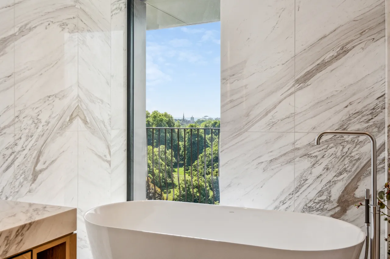 Bayswater Road, Hyde Park, W2, photo 12