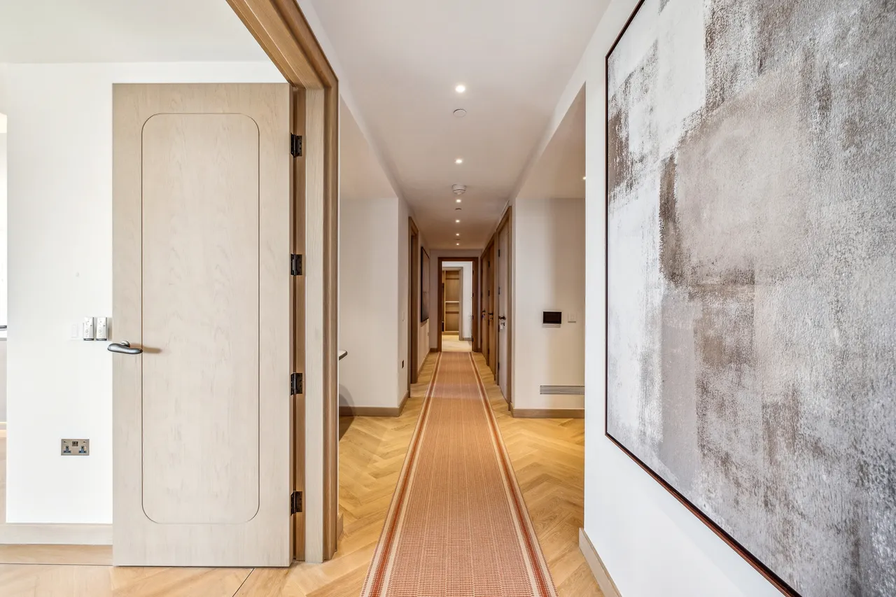 Bayswater Road, Hyde Park, W2, photo 16