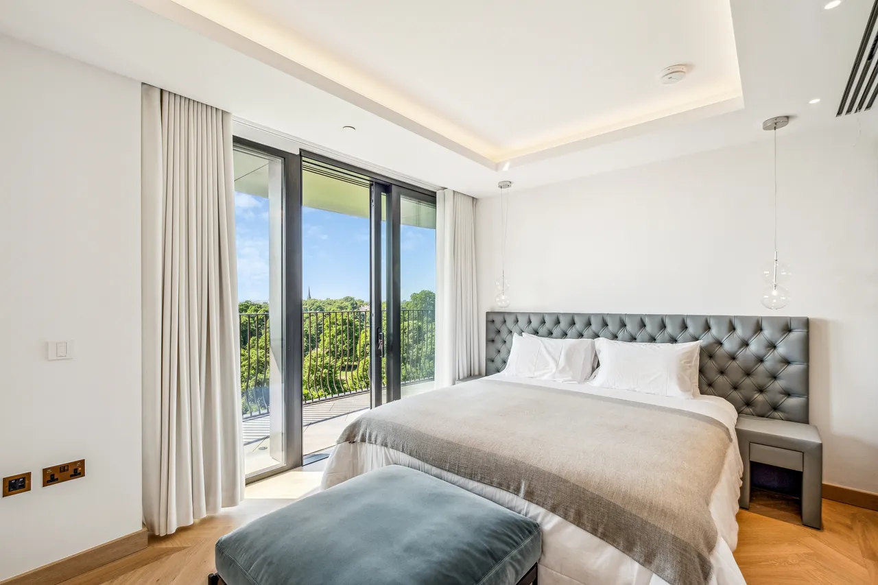 Bayswater Road, Hyde Park, W2, photo 19
