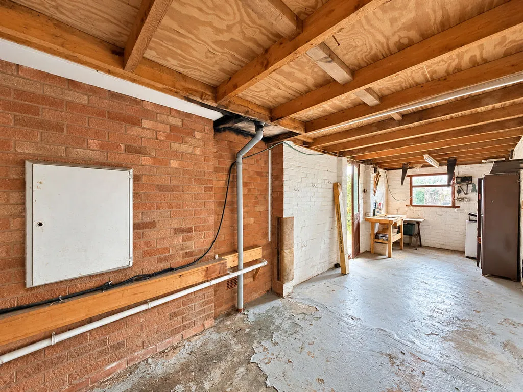 Berwyn Grove, Cheslyn Hay, WS6, photo 19