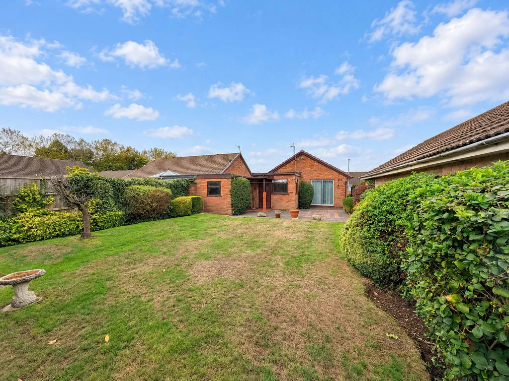Berwyn Grove, Cheslyn Hay, WS6, photo 2