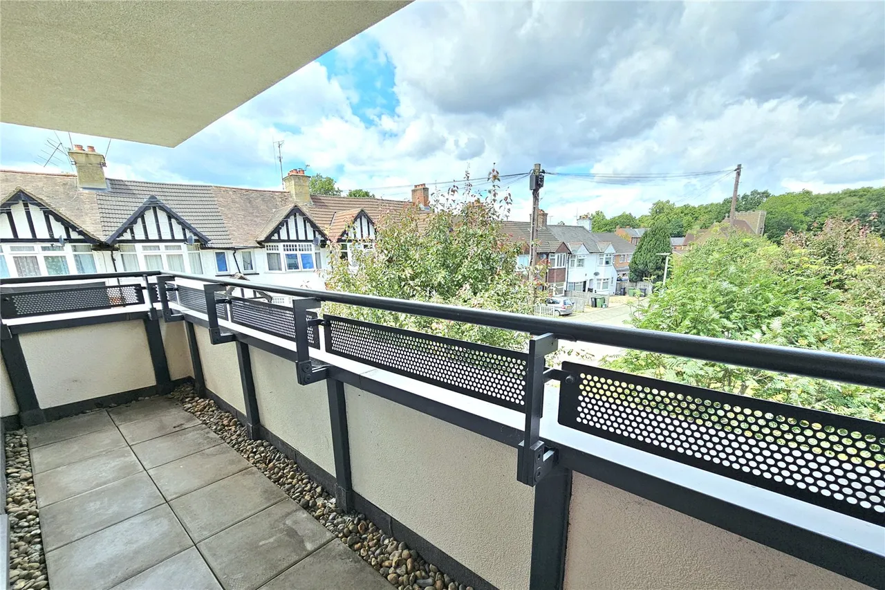 Southern Road, Camberley, Surrey, GU15 3GG, photo 2