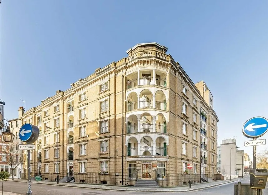 1 bed flat to rent — Mall Chambers, Kensington, W8