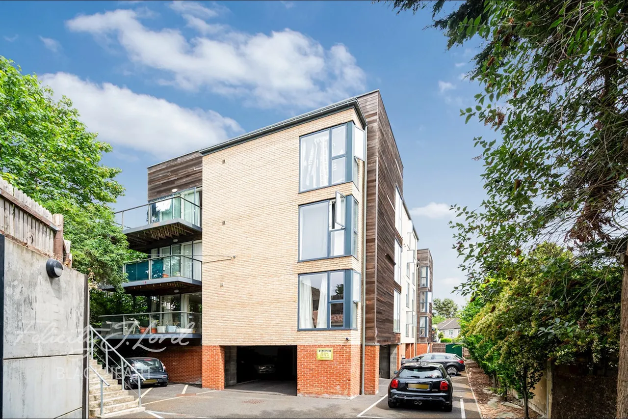 Station Approach South, Welling, photo 14