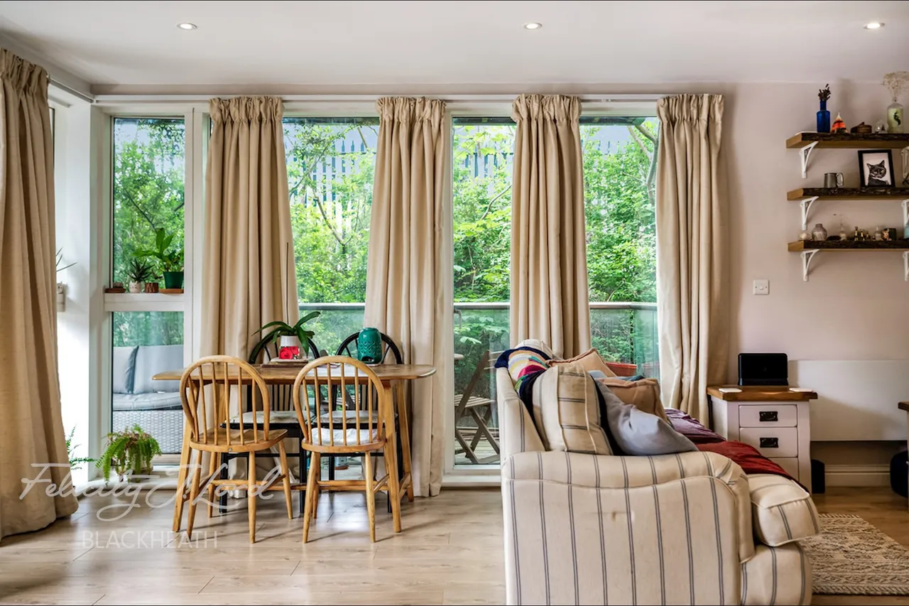 Station Approach South, Welling, photo 5