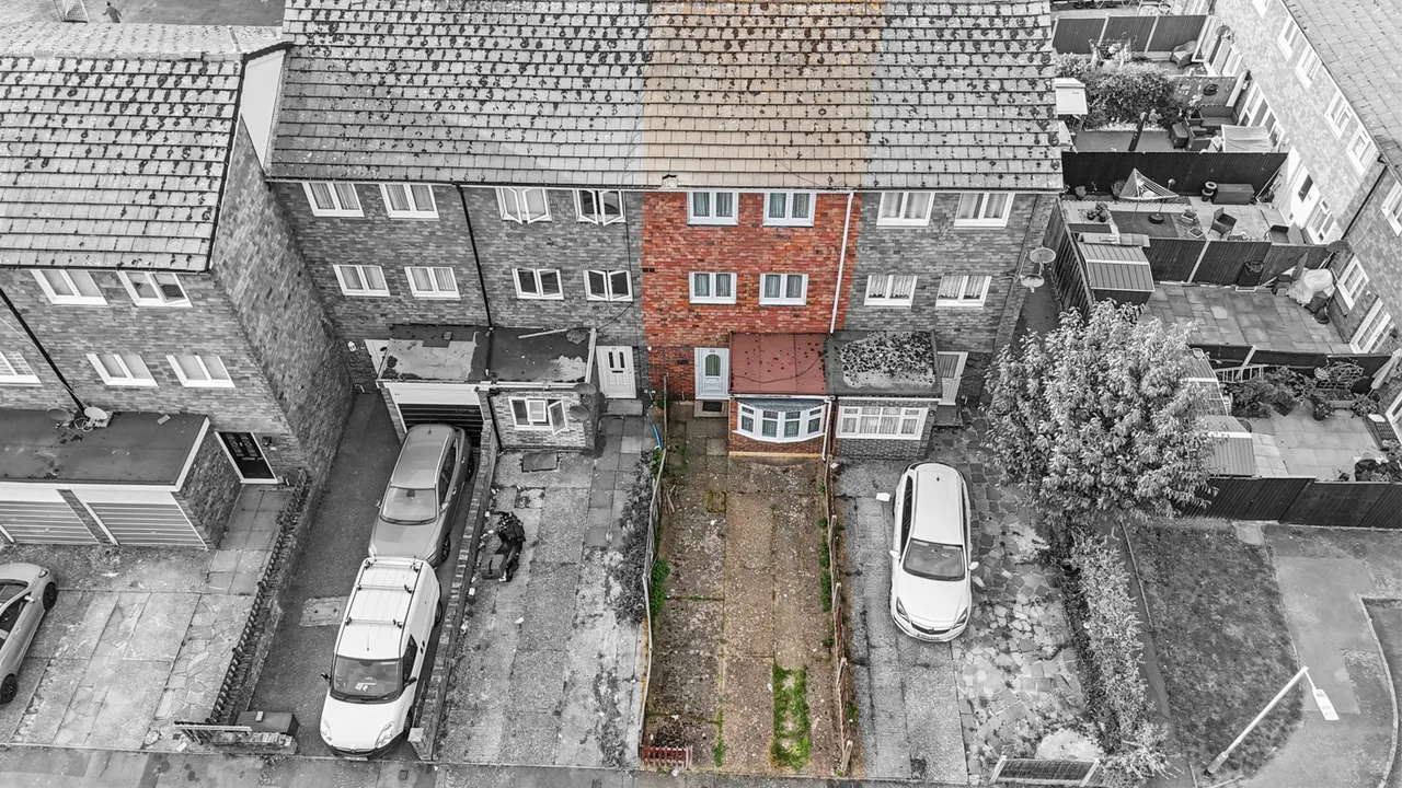 Sevenoaks Close, Romford, RM3, photo 17