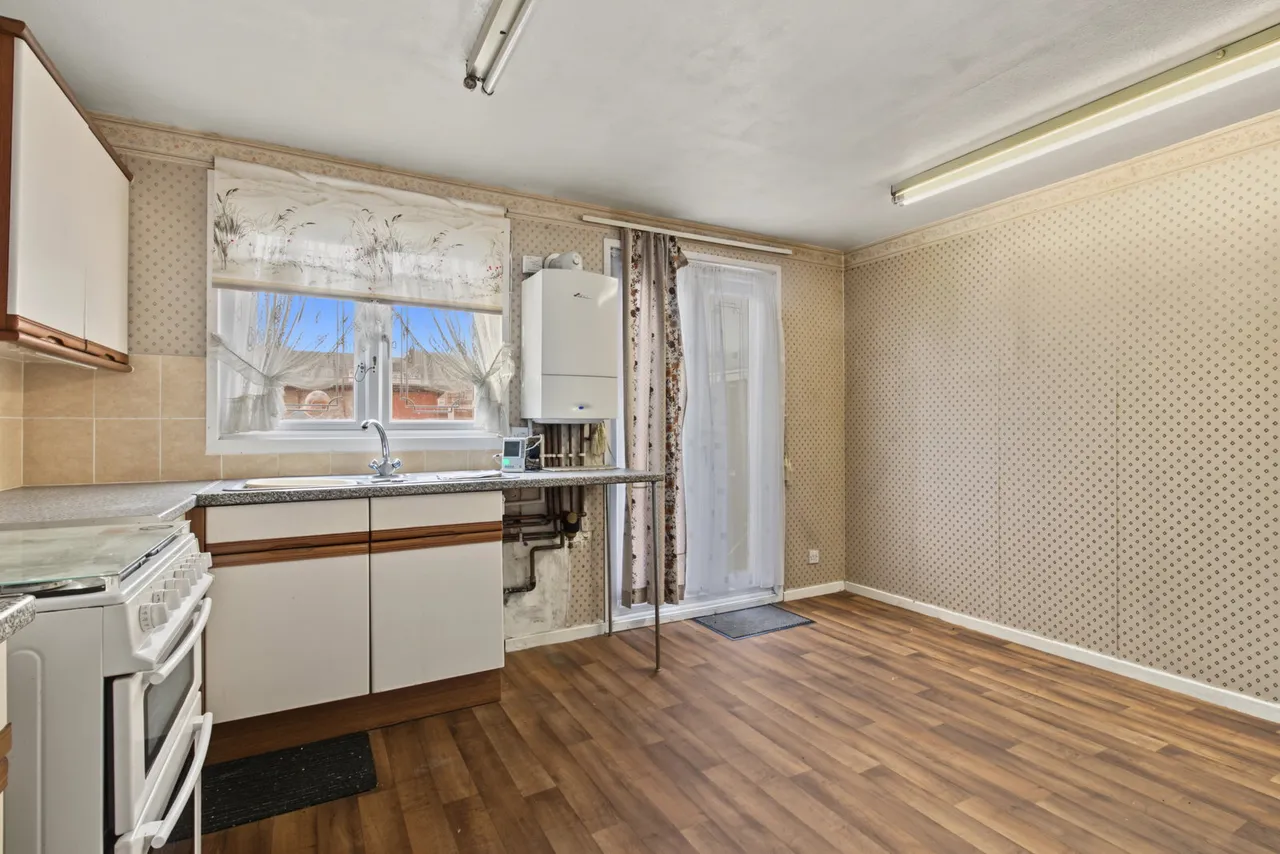 Sevenoaks Close, Romford, RM3, photo 9