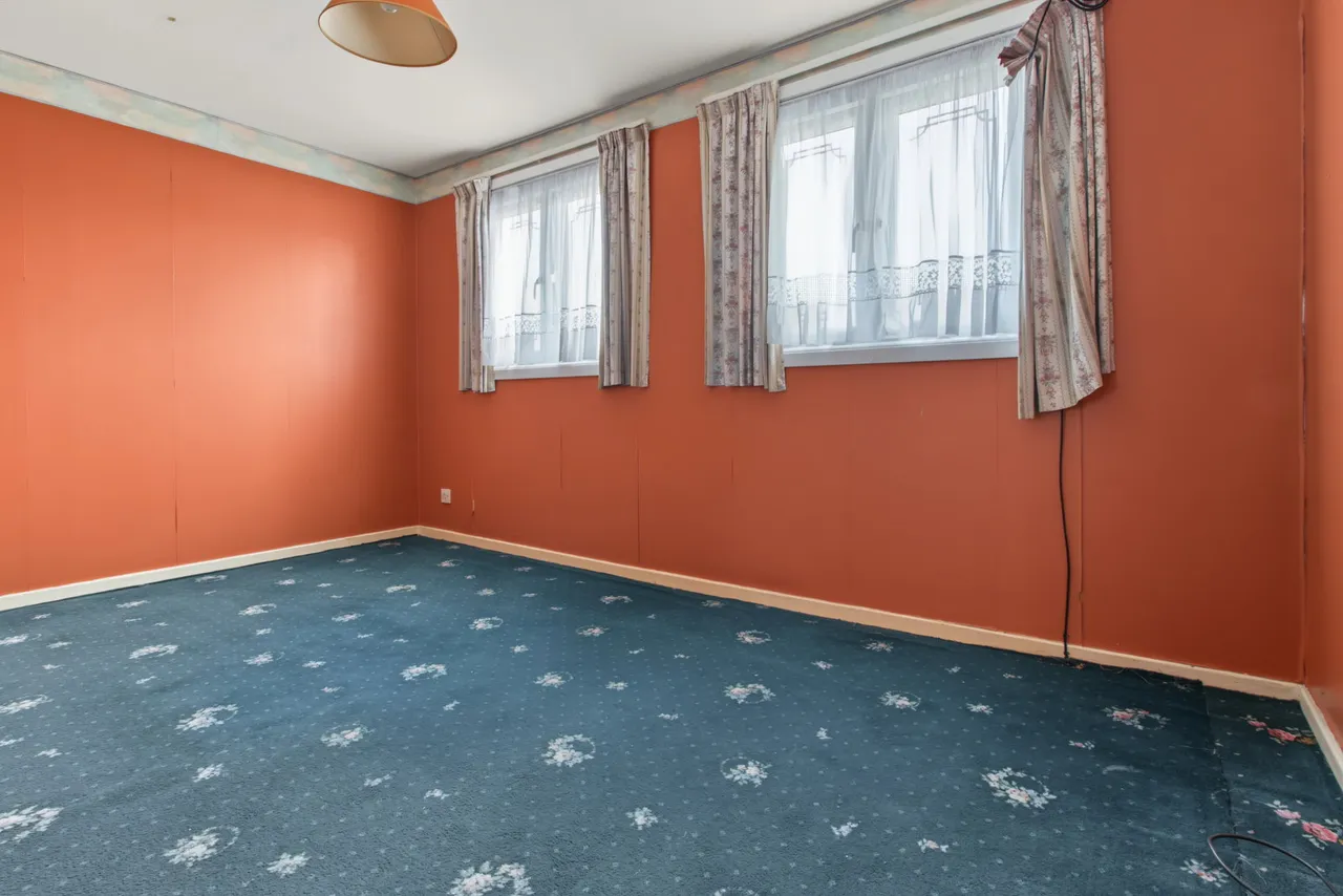 Sevenoaks Close, Romford, RM3, photo 3