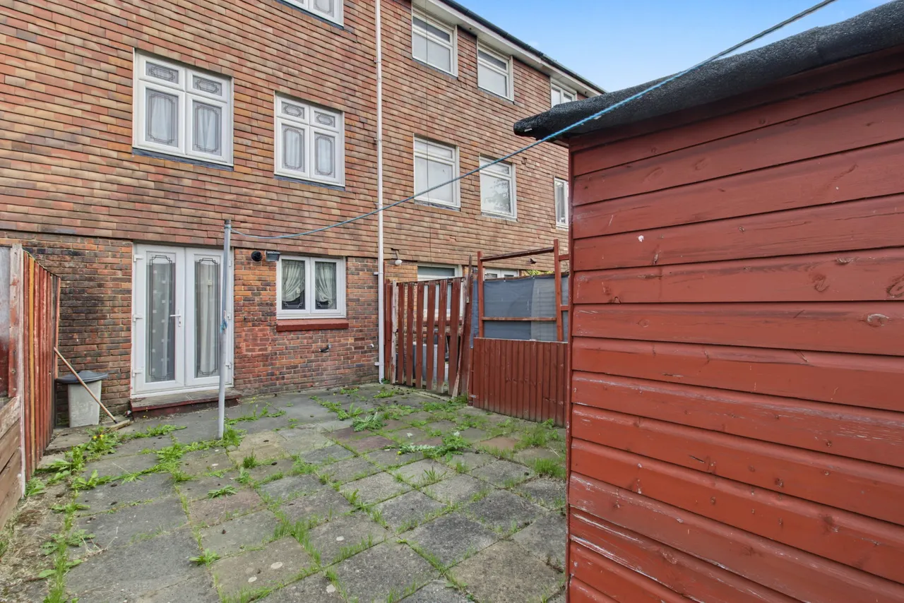 Sevenoaks Close, Romford, RM3, photo 15