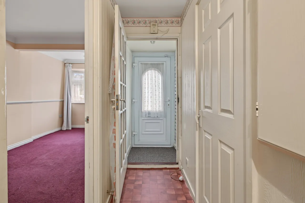 Sevenoaks Close, Romford, RM3, photo 5