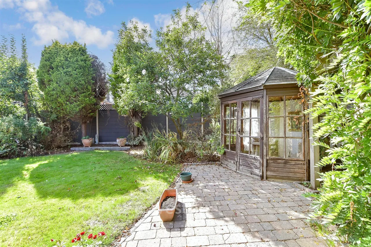 Stonefield Close, Crawley, RH10, photo 19