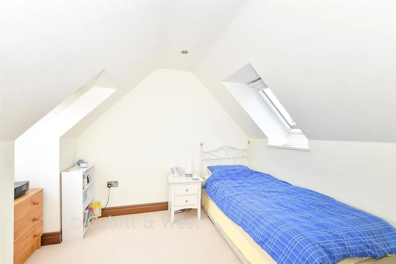 Stonefield Close, Crawley, RH10, photo 15