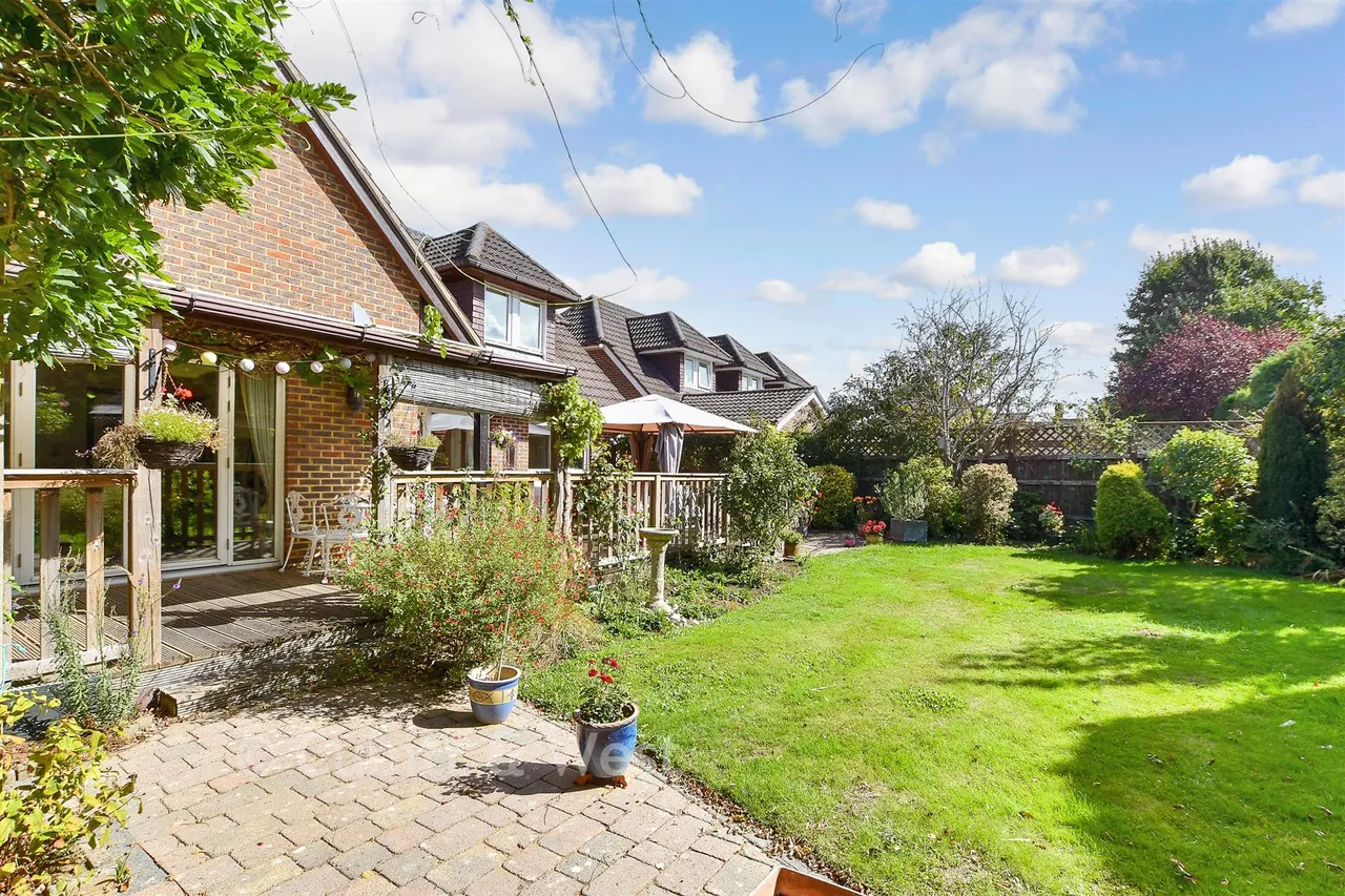 Stonefield Close, Crawley, RH10, photo 20