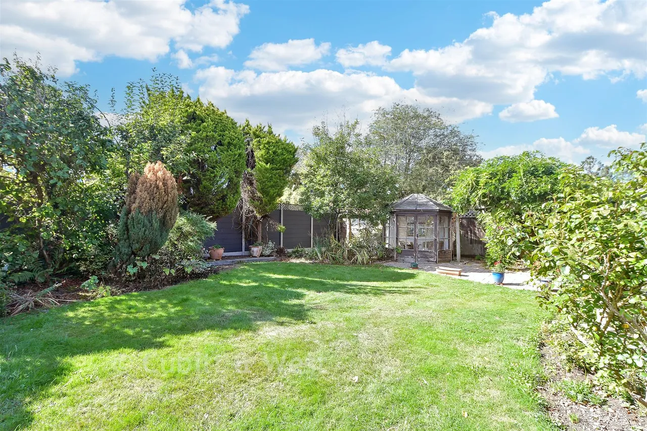 Stonefield Close, Crawley, RH10, photo 18
