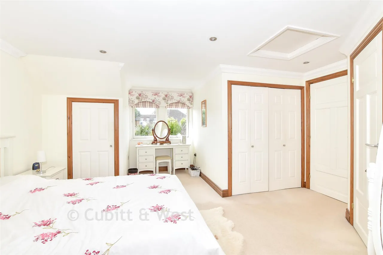 Stonefield Close, Crawley, RH10, photo 13
