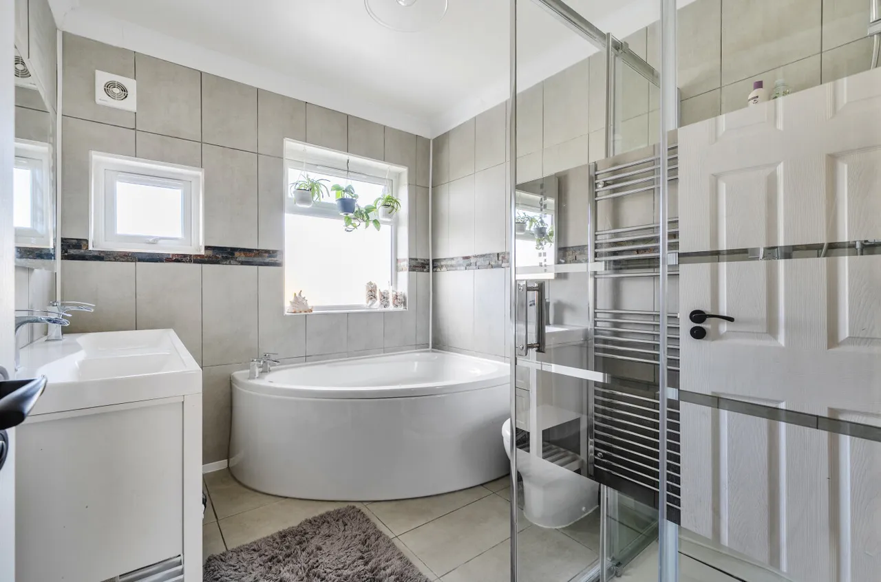 Ashbourne Avenue, Bexleyheath, DA7, photo 2
