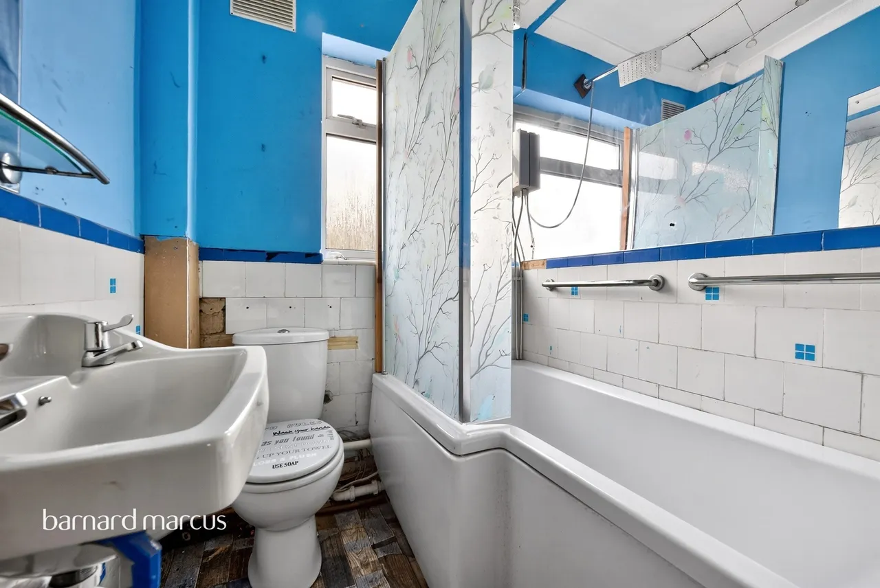 Hounslow Road, Hanworth, TW13, photo 8