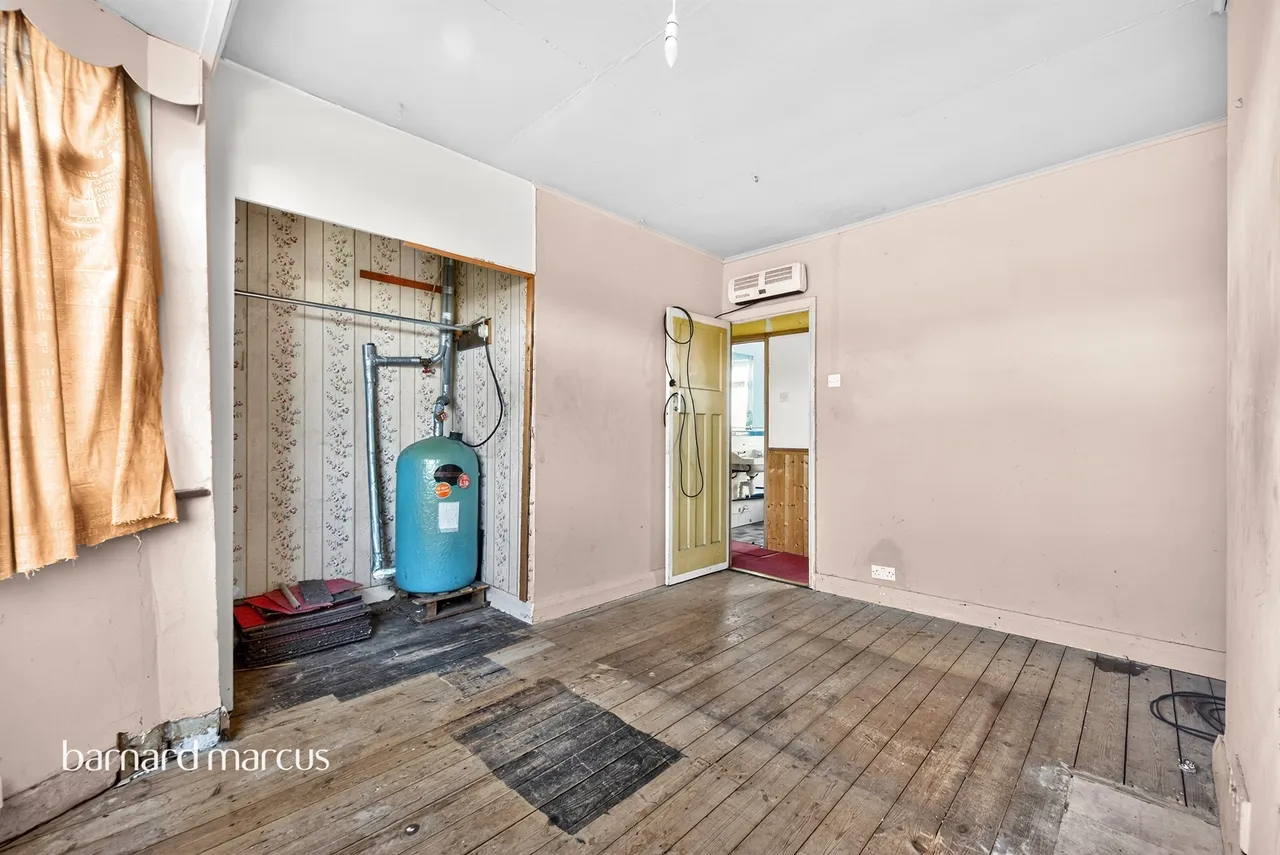 Hounslow Road, Hanworth, TW13, photo 11