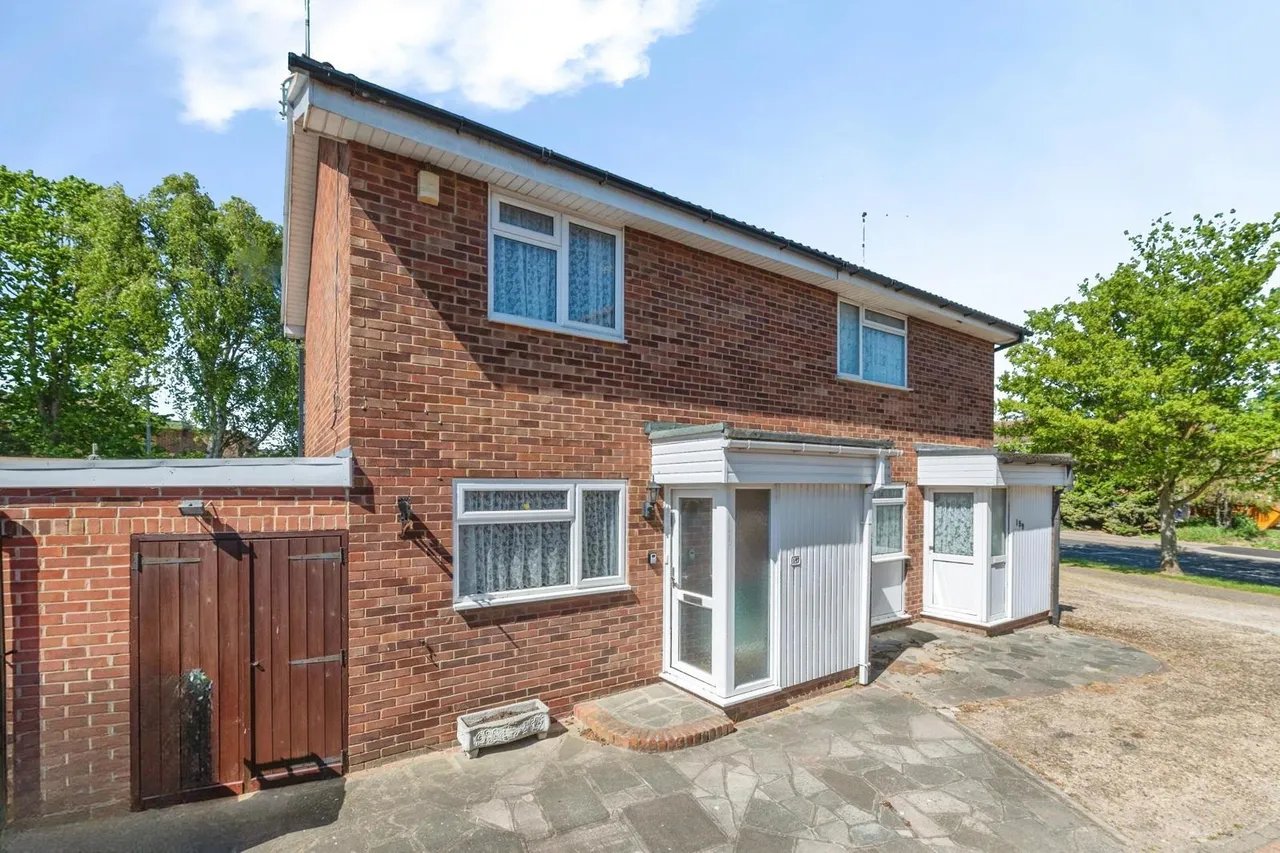 2 bed house for sale — Western Approaches, Southend-on-Sea, Essex, SS2