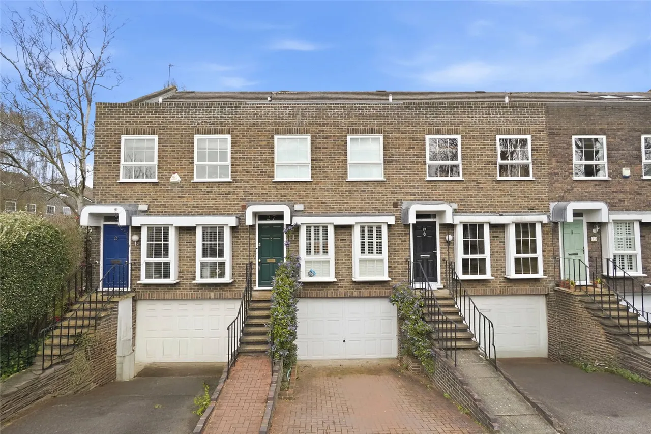 4 bed house for sale — Shaftesbury Way, Twickenham, TW2 5RN