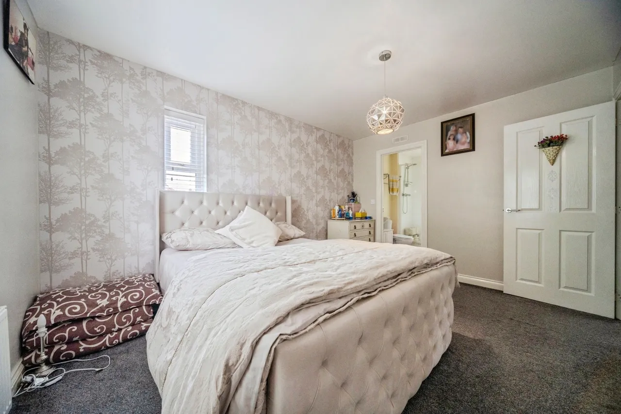 Rays Close, Bletchley, Milton Keynes, Buckinghamshire, MK2, photo 10