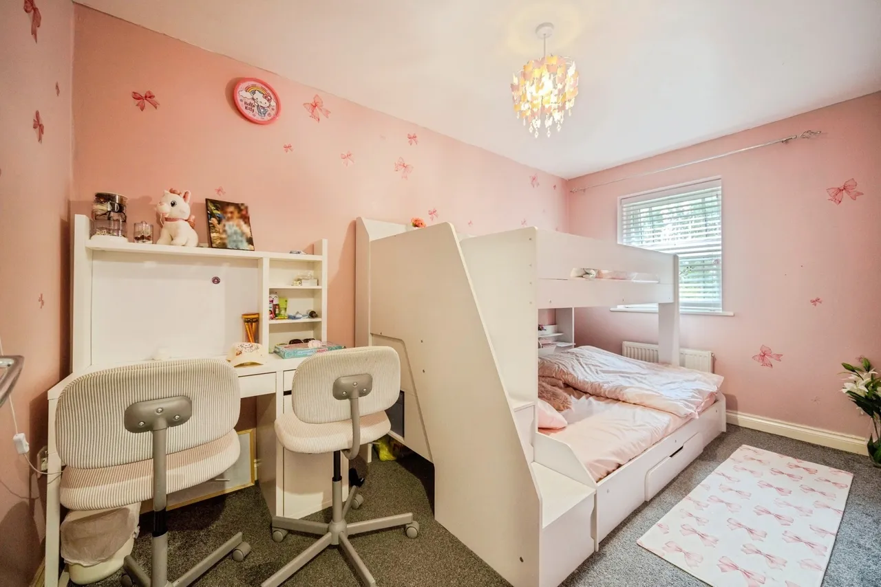 Rays Close, Bletchley, Milton Keynes, Buckinghamshire, MK2, photo 11