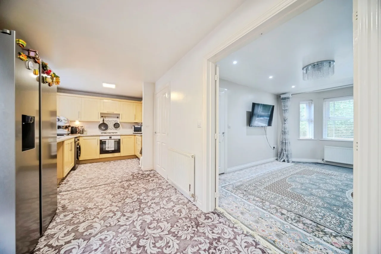 Rays Close, Bletchley, Milton Keynes, Buckinghamshire, MK2, photo 6