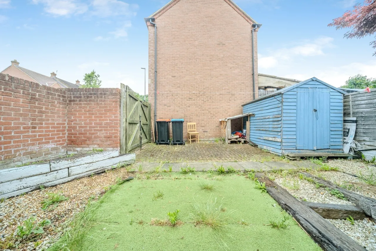 Rays Close, Bletchley, Milton Keynes, Buckinghamshire, MK2, photo 16