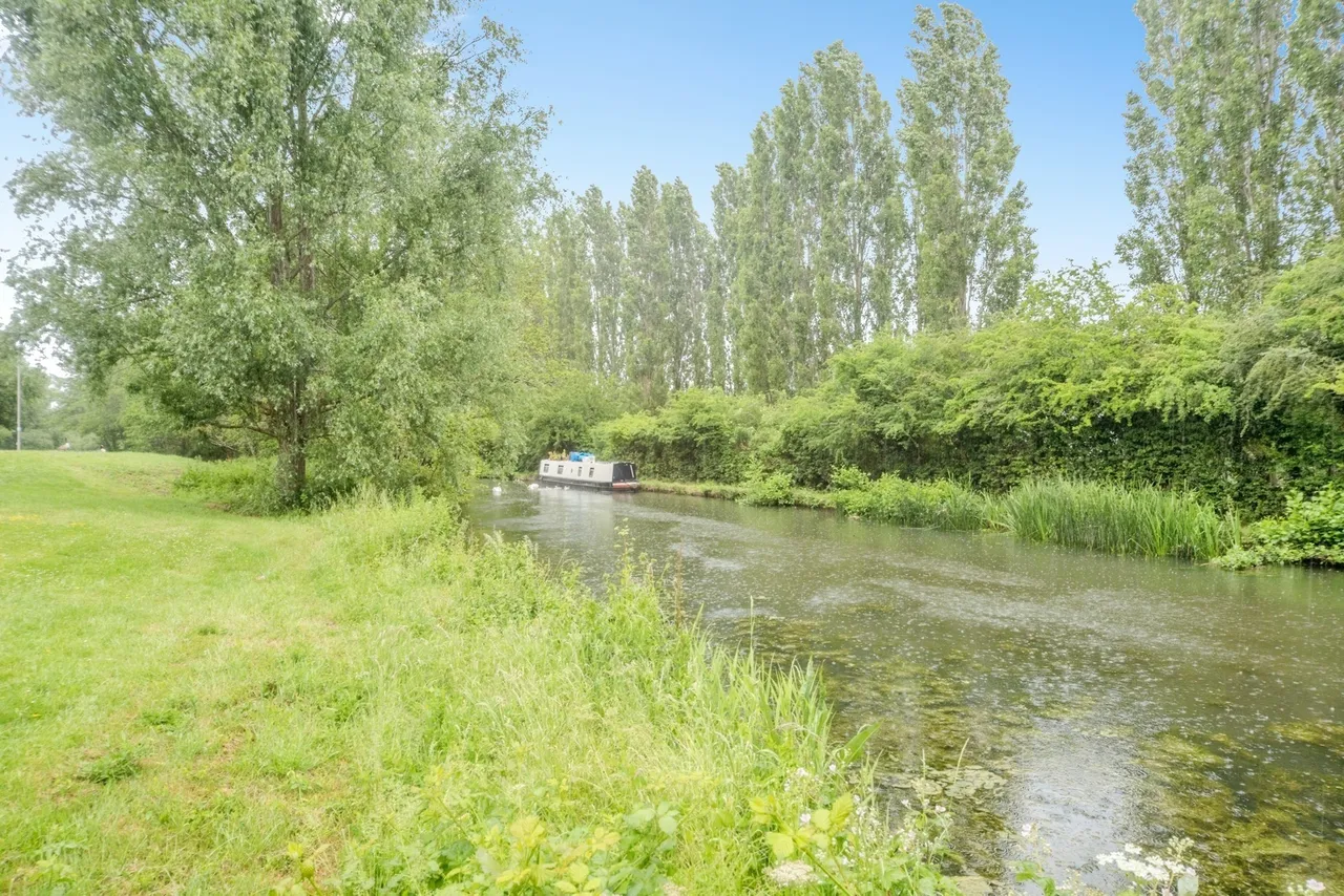 Rays Close, Bletchley, Milton Keynes, Buckinghamshire, MK2, photo 18